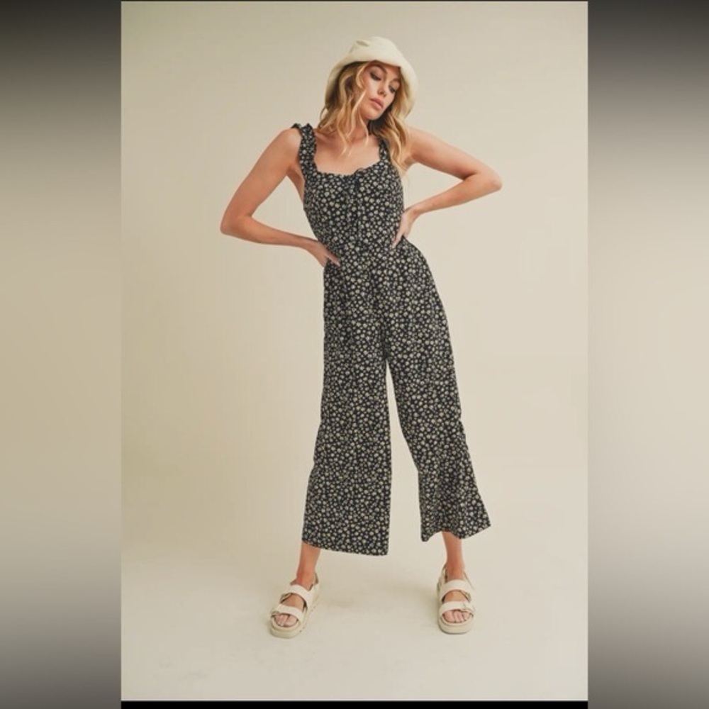 NWT Aemi + Co Floral Black Jumpsuit - Picture 1 of 16
